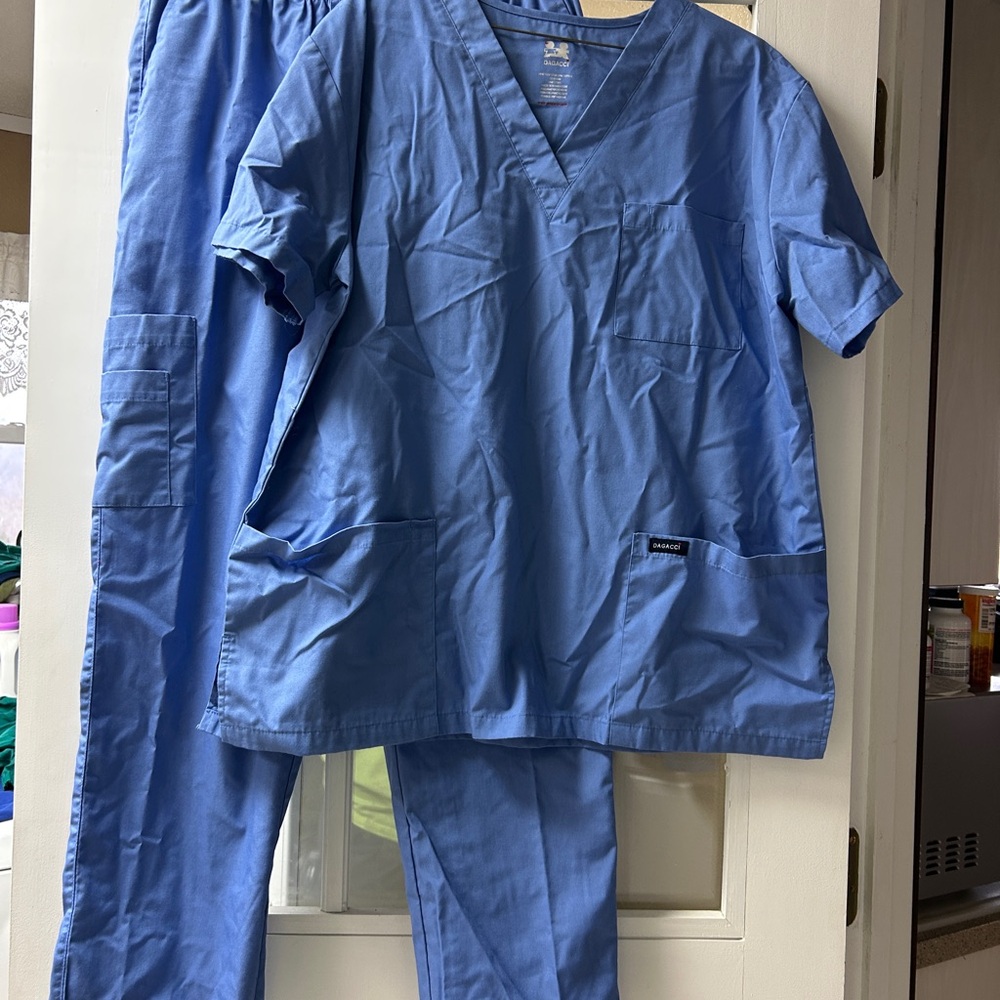 DAGACCI Blue Scrub Set